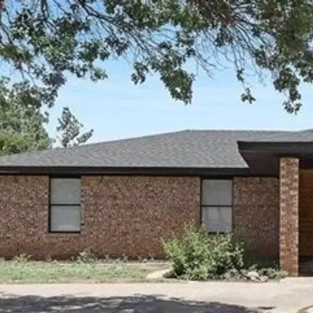 Buy this 3 bed house on 1466 Oxford Street in Slaton, TX 79364