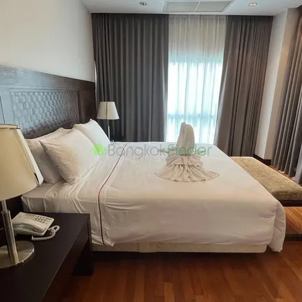 Rent this 4 bed apartment on Noble in Phloen Chit Road, Witthayu