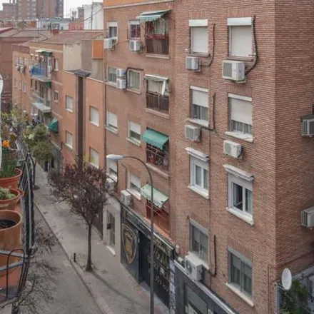 Image 3 - Calle Carlos Aurioles, 19, 28018 Madrid, Spain - Apartment for rent