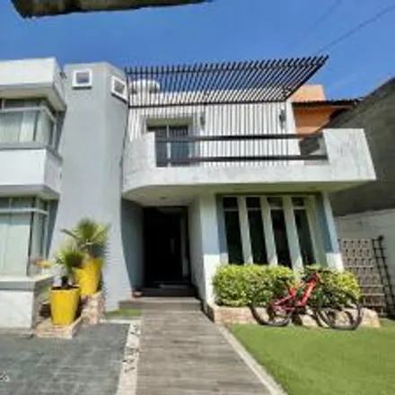 Rent this 3 bed house on Avenida Hacienda de Tarimoro in 52926 Ciudad López Mateos, MEX