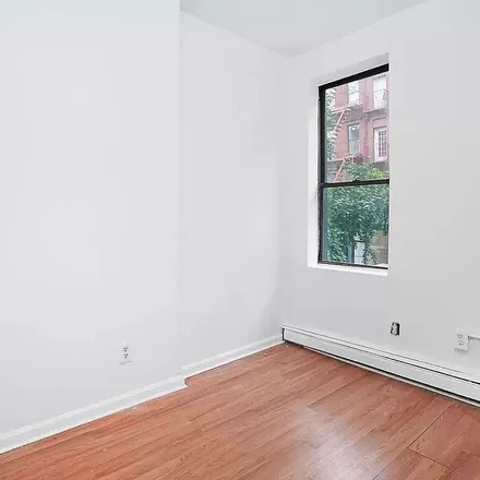 Image 7 - 51 Avenue B, New York, NY 10009, USA - Apartment for rent