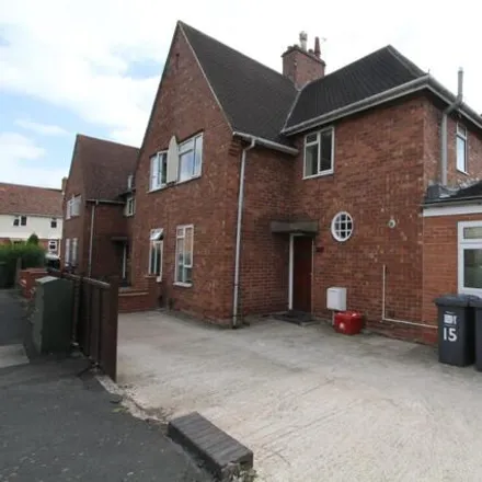 Rent this 6 bed duplex on Central Avenue in Royal Leamington Spa, CV31 3EZ