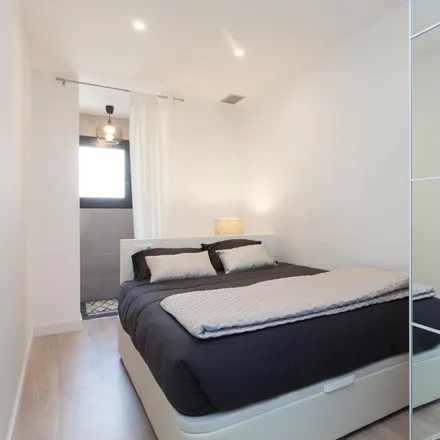 Rent this 2 bed apartment on Espai Piluso in Carrer de Salvà, 68