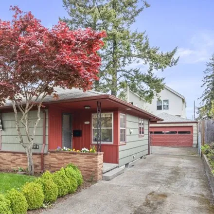 Buy this 4 bed house on 3940 Northeast 64th Avenue in Portland, OR 97213
