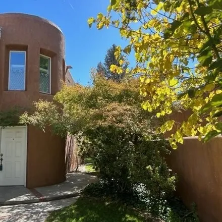 Buy this 3 bed house on 2936 Calle de Alamo Northwest in Albuquerque, NM 87104