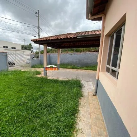 Buy this 3 bed house on Rua Ozório Rosa 360 in Conjunto Habitacional Alcides Vieira, Araçoiaba da Serra - SP