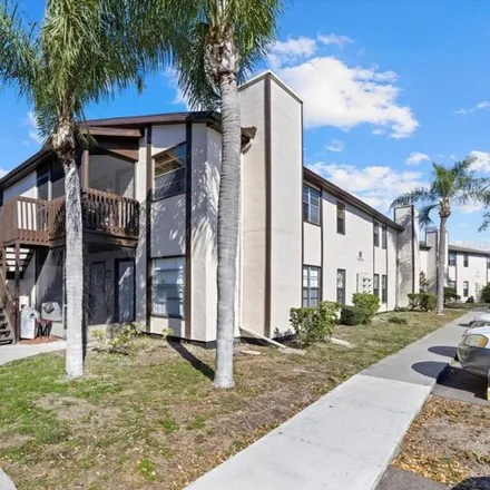 Buy this 2 bed condo on 3517 59th Avenue West in Manatee County, FL 34210