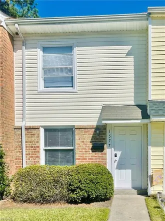 Rent this 2 bed townhouse on 1577 Darren Circle in Portsmouth City, VA 23701