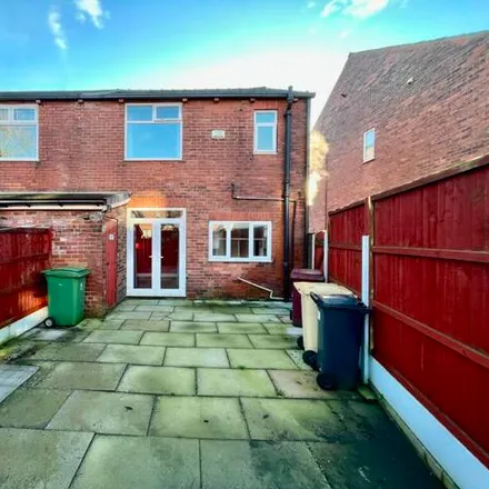 Image 2 - Back Ashworth Lane, Bolton, BL1 8RD, United Kingdom - Townhouse for sale