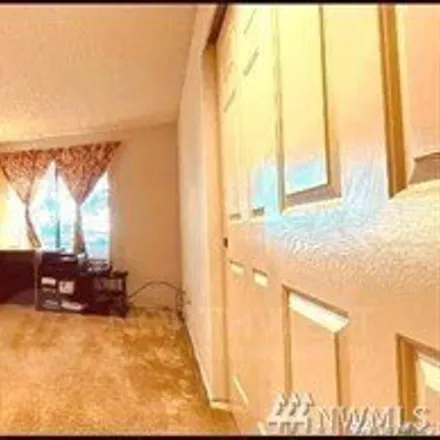 Image 5 - 15210 Sunwood Boulevard, Tukwila, WA 98188, USA - Condo for sale