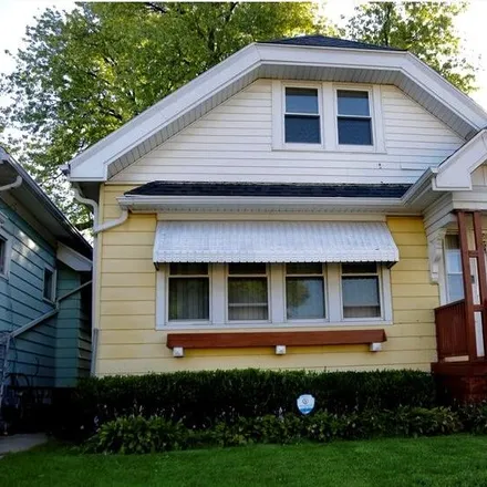 Buy this 4 bed house on 2800 North 23rd Street in Milwaukee, WI 53206