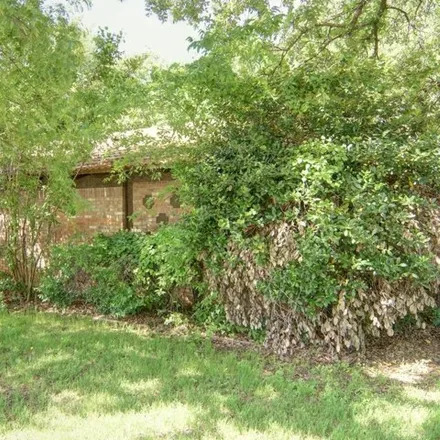 Image 2 - 1788 Brown Trail, Hurst, TX 76054, USA - House for sale