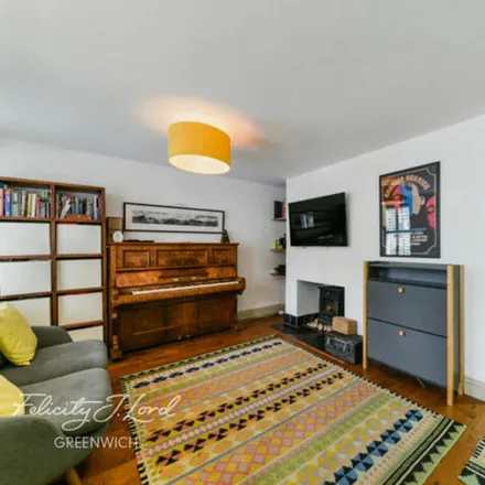 Image 4 - 39 Greenwich South Street, London, SE10 8NS, United Kingdom - Townhouse for sale
