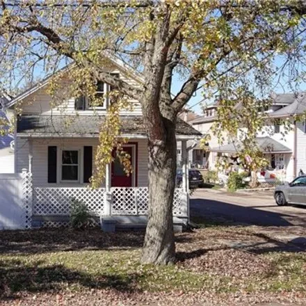 Image 1 - 1087 Roslyn Avenue Northeast, Sippo Heights, Massillon, OH 44646, USA - House for sale