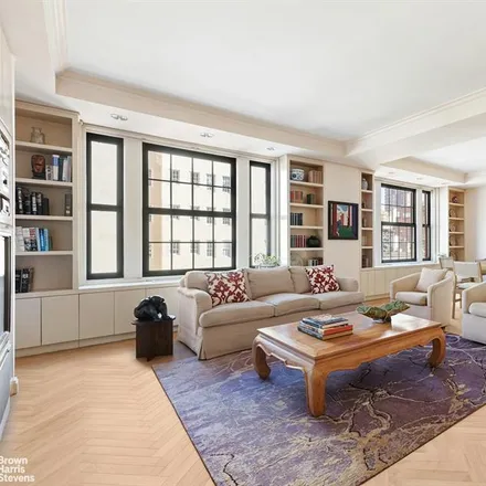 Buy this studio apartment on 815 PARK AVENUE in New York