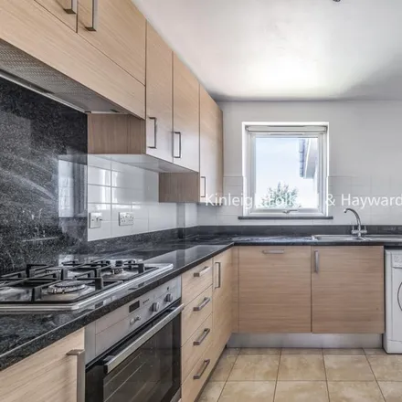 Image 5 - unnamed road, London, N12 8AJ, United Kingdom - Apartment for rent