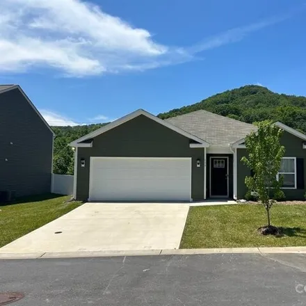 Rent this 3 bed house on Switchgrass Loop in Buncombe County, NC 28730