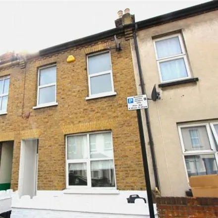 Rent this 3 bed townhouse on Colchester Road in Southend-on-Sea, SS2 6HP