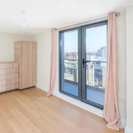 Image 7 - Dreams, High Road, Seven Kings, London, IG1 1TR, United Kingdom - Apartment for rent