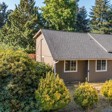 Buy this 3 bed house on 646 Rockwood Street Southeast in Salem, OR 97306