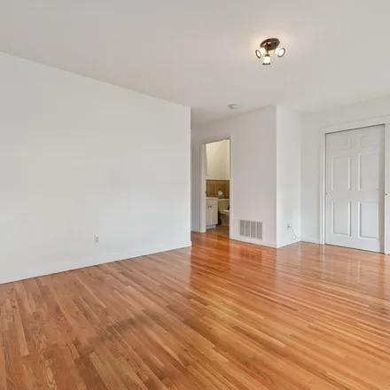 Rent this 3 bed apartment on 121 Lincoln Street in Jersey City, NJ 07307