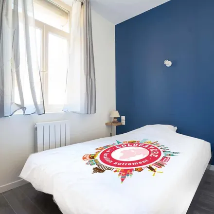 Rent this 1 bed apartment on 40 Rue Ringois in 80000 Amiens, France