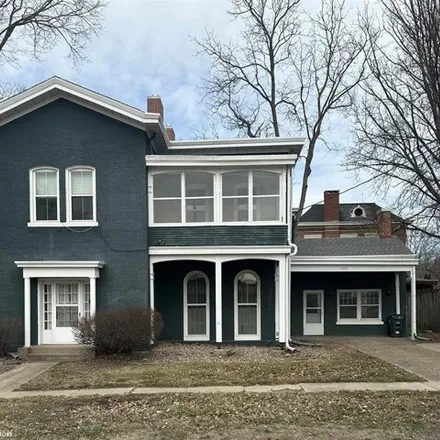 Buy this 2 bed house on 686 Spring Street in Burlington, IA 52601