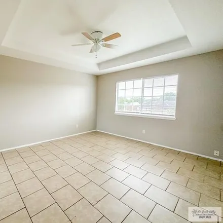 Image 4 - 868 North 27th Street, Harlingen, TX 78550, USA - House for sale