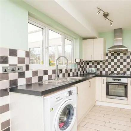 Image 3 - Coronation Close, Great Wakering, SS3 0JF, United Kingdom - Townhouse for sale