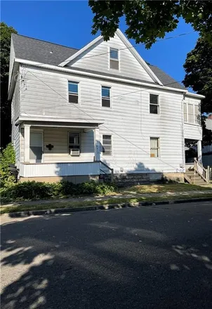 Image 1 - 2503 Wayne Street, Erie, PA 16503, USA - Duplex for sale