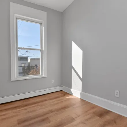 Image 1 - 604 11th Street, Union City, NJ 07087, USA - Apartment for rent