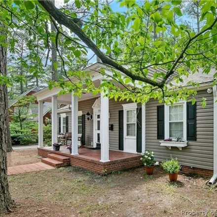 Image 2 - 215 Woodrow Street, Fayetteville, NC 28303, USA - House for sale