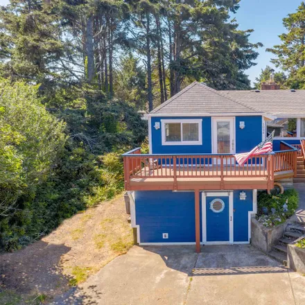 Buy this 4 bed house on 1044 Southwest 8th Street in Lincoln City, OR 97367