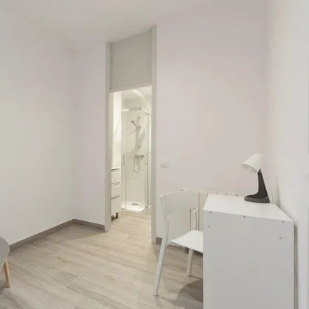 Image 6 - Carrer de Londres, 6, 08001 Barcelona, Spain - Apartment for rent