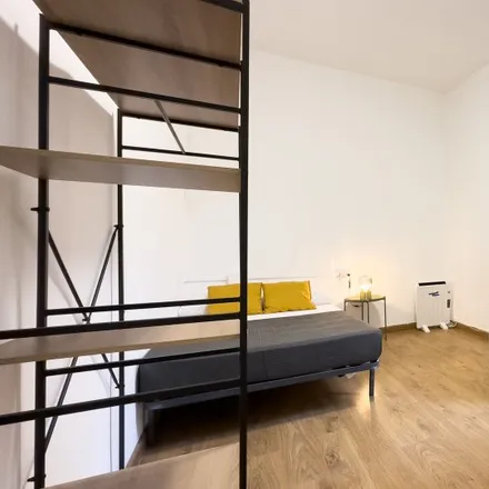 Rent this 4 bed room on Paral·lel - Cabanes in Avinguda del Paral·lel, 08001 Barcelona