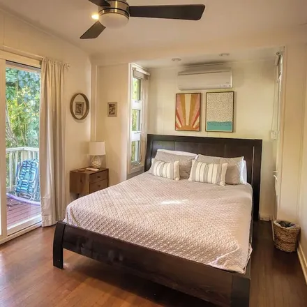 Rent this 6 bed house on Haleiwa