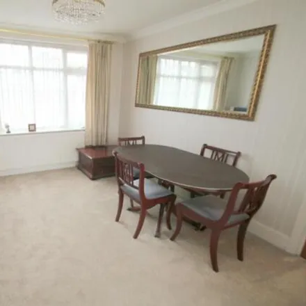 Image 4 - Witheygate Avenue, Staines-upon-Thames, TW18 2RA, United Kingdom - Duplex for sale