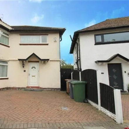 Buy this 3 bed duplex on Fieldway in Wallasey, CH45 4SG