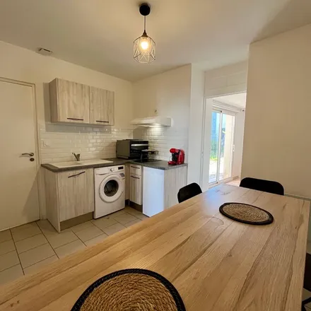 Rent this 2 bed apartment on 40 Rue de la Fraternité in 47300 Villeneuve-sur-Lot, France