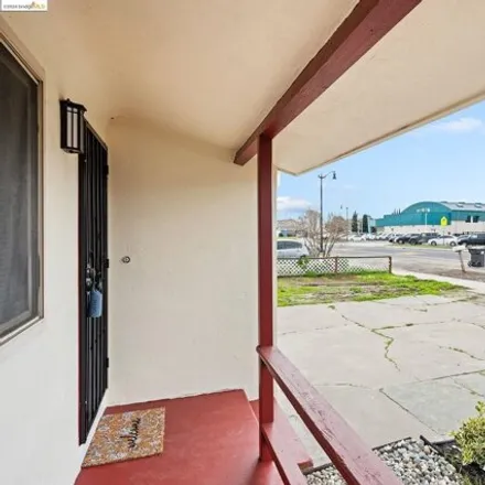 Image 7 - 15929 5th Street, Lathrop, CA 95330, USA - House for sale