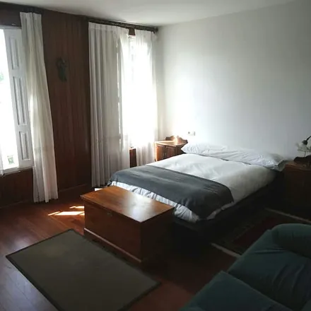 Rent this 3 bed house on Capela da Virxe Peregrina de Pontevedra in Rúa González Zúñiga, 36001 Pontevedra