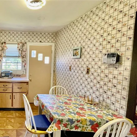 Image 7 - 24-39 96th Street, New York, NY 11369, USA - House for sale