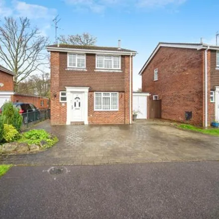 Buy this 3 bed house on Hamilton Close in Lindford, GU35 0UD