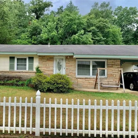 Buy this 3 bed house on 725 South Rd in Ellington, Missouri