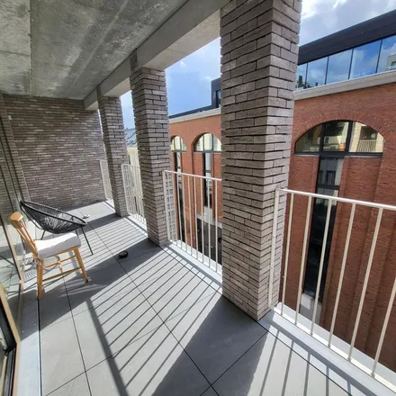 Rent this 2 bed apartment on Rue des Commerçants - Koopliedenstraat 63 in 1000 Brussels, Belgium