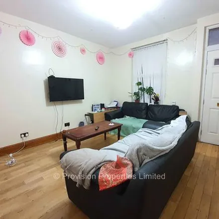 Rent this 6 bed townhouse on Beamsley Terrace in Leeds, LS6 1LP