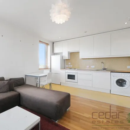 Image 9 - 5 Cavendish Road, London, NW6 7XL, United Kingdom - Apartment for rent