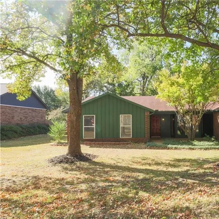 Image 1 - 433 East Village Drive, Fayetteville, AR 72703, USA - House for sale