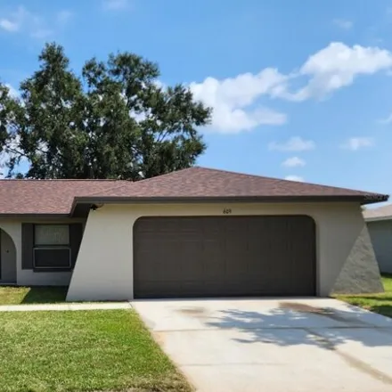 Buy this 3 bed house on 677 Estrada Lane in Poinciana, FL 34758