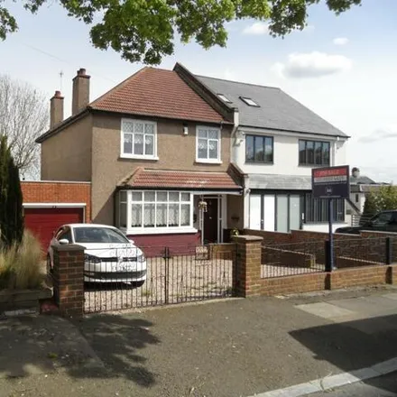 Buy this 4 bed duplex on Blenheim Close in London, SE12 9AR
